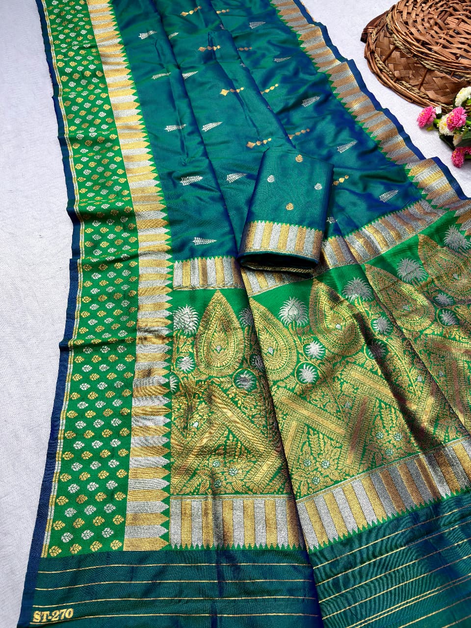 soft silk banarasi saree with zari weaving work